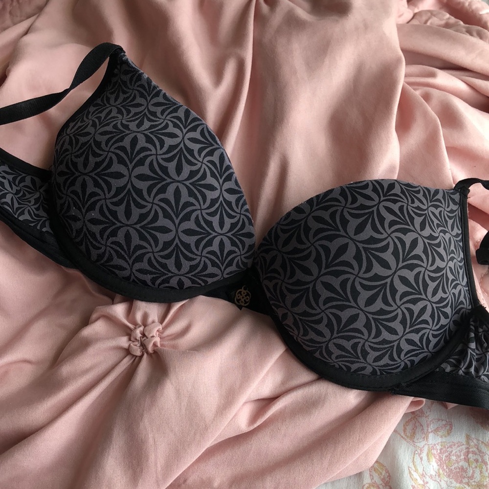 Black Bra - Picture 4 of 4